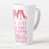 女の子は基本的な権利ワードアートを望む カフェラテマグ (右アングル)