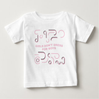 女の子は男の子のために着飾らない ベビーTシャツ