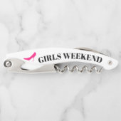 女の子は週末にパーティーのコルク抜きワインボトルを開く ソムリエナイフ (正面)