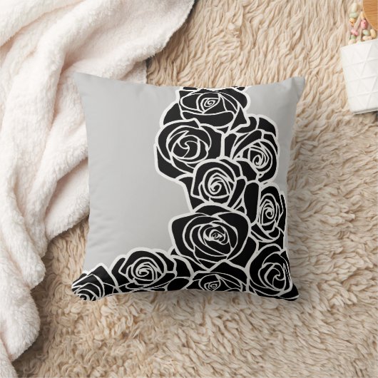 女の子らしいビンテージの黒いバラ クッション (ブランケット)