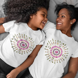 女の子らしいユニークなマンダラ押し花アート Tシャツ