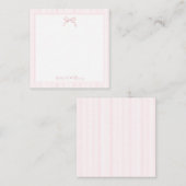 女の子らしいライトピンクの蝶ネクタイとストライプの枠 ノートカード (正面/裏面)