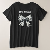 女の子を連れて行こう!」 ハロウィーンガール幽霊とコーヒー プラスサイズTシャツ (デザイン裏面)