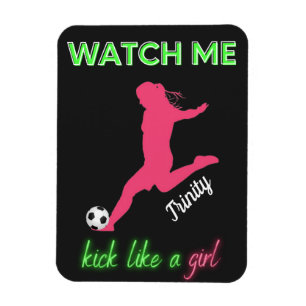女の子サッカーのように私を蹴るのを見る マグネット