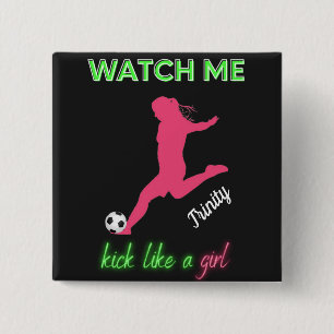 女の子サッカーのように私を蹴るのを見る 缶バッジ