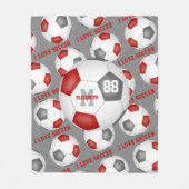 女の子スポーツデコール私はサッカーの赤い灰色が大好き フリースブランケット (正面)