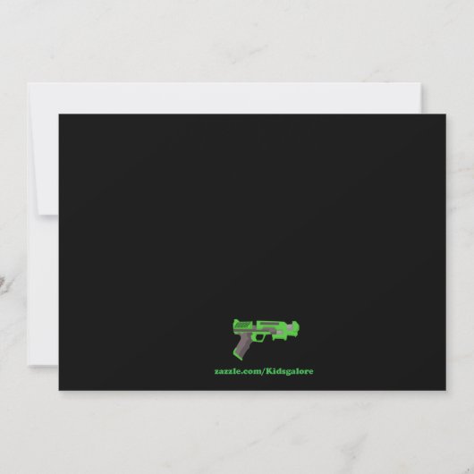 女の子ターゲットレーザーのラベルの誕生日のパーティの招待状 招待状 (裏面)