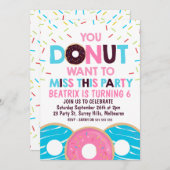 女の子ドーナツはパーティーの誕生日の招待状を恋しく思いたいと思います 招待状 (正面/裏面)