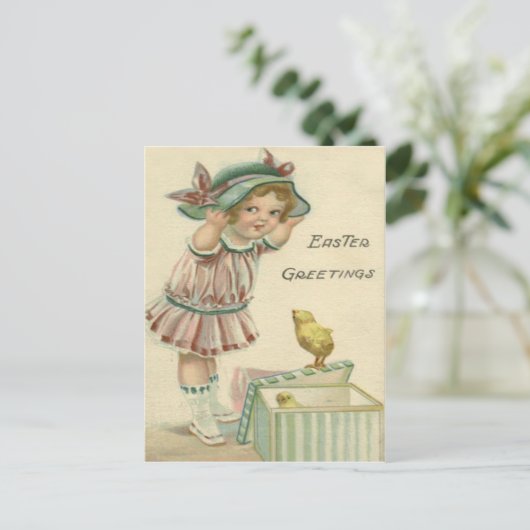 女の子ビクトリアンプレゼント復活祭のシック シーズンポストカード (スタンド正面)