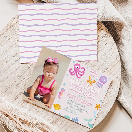 女の子ピンクの写真ワンダーザ海の最初の誕生日 招待状