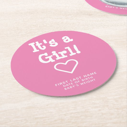 『女の子ピンクの誕生のお知らせパーソナライズされた』 ラウンドペーパーコースター (アングル)