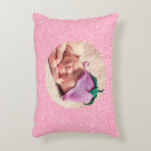 女の子ピンクの赤ちゃんシャワーパーソナライズされた画像 アクセントクッション (正面(垂直))