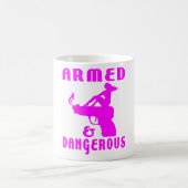 女の子及び銃 コーヒーマグカップ (中央)