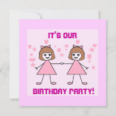 女の子双子私たちの誕生日パーティーよ！ 招待状 (正面)