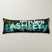 女の子名6文字のパーソナライズされた抱き枕 ボディピロー (正面)