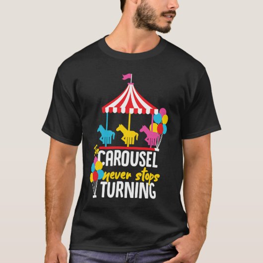 女の子向けのメリーゴーランドの馬のデザイン Tシャツ (正面)
