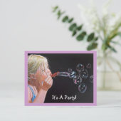 女の子吹のバブル：誕生日パーティーの招待 インビテーションポストカード (スタンド正面)