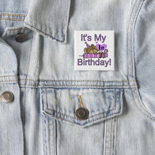 女の子猿の第1誕生日のTシャツおよびギフト 缶バッジ (インサイチュ)