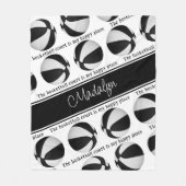 女の子白黒バスケットボールコート私の幸せな場所 フリースブランケット (正面)