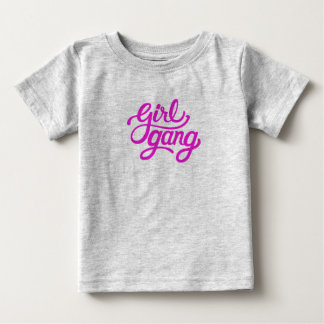 女の子集団ピンク ベビーTシャツ