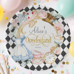 女の子1歳の誕生日，アリス・オネダーランド，ティーパーティー ペーパープレート<br><div class="desc">この楽しい"Alice Onederland"紙プレートは魅力的、任意の女の子の最初の誕生祝いに追加されている。プレートはお洒落ワンダーランドテーマのアリスをモチーフに、ピンク色の柔らかい背景に置かれた最愛の物語の象徴的な要素で飾られている。デザイン全体に繊細なミントのアクセントは、爽やかなtouchを追加し、完全に魔法の雰囲気よくはしゃぐを補完する。プレートの耐久性のある建築は、それが機能と装飾両方の両方を作るパーティー食品の様々な保持を保証する。テーマパーティーに理想的な、この紙プレートはあなたの小さな女の子の特別な日に魅惑的なtouchをもたらす。</div>