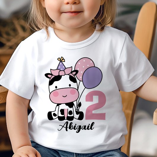 女の子2歳の誕生日パーソナライズされた牛ピンクのバルーン ベビーTシャツ