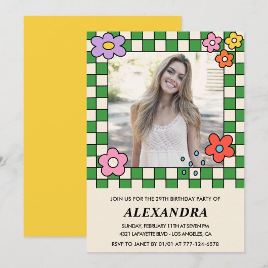 女の子29歳の誕生日の招待レトロGroovyフローラ 招待状 (正面/裏面)