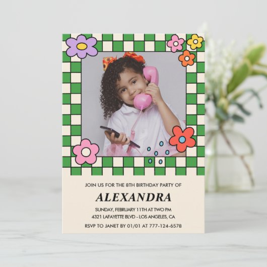 女の子8歳の誕生日招待状レトロGroovy花 招待状 (スタンド正面)