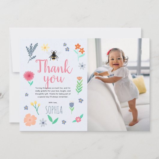 女の子 かわいい 花と蜂の誕生日写真 サンキューカード (正面)