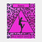 女の子「ダンスについてワイルド」ピンキヒョウ フリースブランケット (正面)