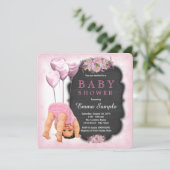 女の子 ピンクの黒板 ボトムズアップ ベビーシャワー 招待状 (スタンド正面)