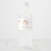 女の子 ピンク リボン 貝殻 ベビーシャワー ボトル ラベル (正面)
