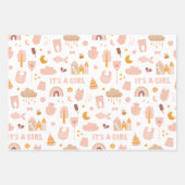 女の子。可愛いピンクのおもちゃ柄のベビーシャワー ラッピングペーパーシート (正面)