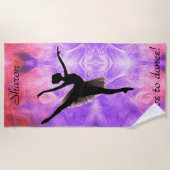 女の子「踊り大好き」ピンク&パープルビーチタオル ビーチタオル (正面)