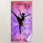 女の子「踊り大好き」ピンク&パープルビーチタオル ビーチタオル (正面)