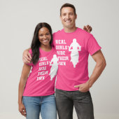 女の実在子が自分のバイクに乗る Tシャツ (ユニセックス)