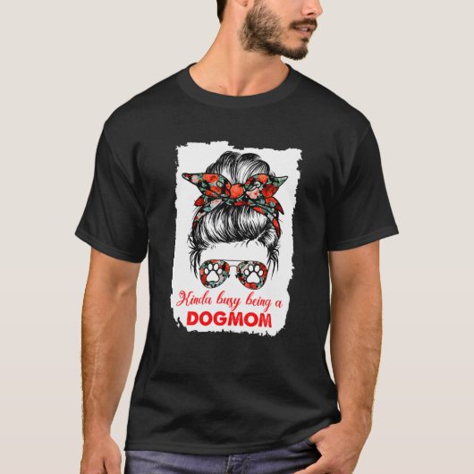 女の忙し子の女の子の前に犬の母は汚いパン Tシャツ (正面)