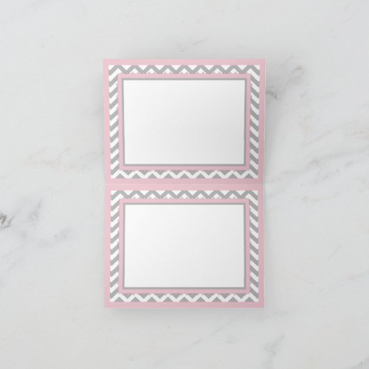 女の赤ちゃんのチュチュのシェブロンのキリンのサンキューカード サンキューカード (内部)