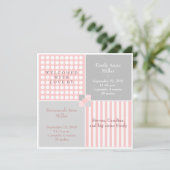 女の赤ちゃんのピンクの双生児のモダンな写真の発表 案内状 (スタンド正面)