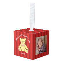 女の赤ちゃんの初めてのクリスマスの写真