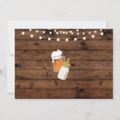 女の赤ちゃんの醸造のシャワービールピンクの木製の招待 招待状 (裏面)