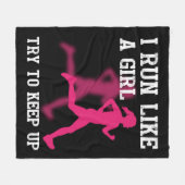 女の走子が上が保る フリースブランケット (正面(横))