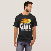 女の遊子がテニスのPlを上げ保ると知る Tシャツ (正面フル)