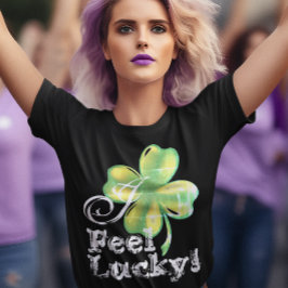 女の黒、私は幸運感じ、シャムロックTシャツ Tシャツ