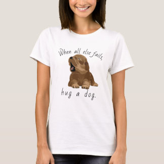 女のTシャツの犬が犬を抱き締める!毛皮の子犬 Tシャツ