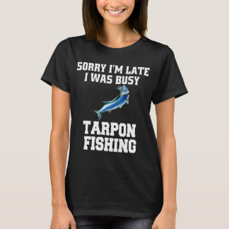女は私を欲しがる 魚は私を恐れる フィッシング ユーモア Tシャツ