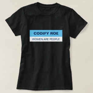 女を成文化する Tシャツ