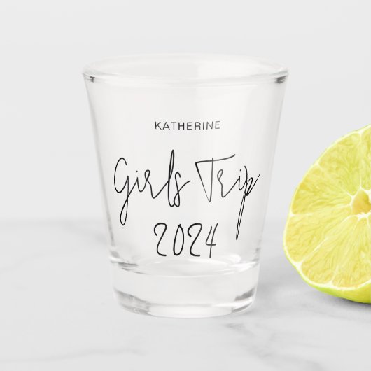 女パーソナライズされたエレガント子の旅行スクリプトタイポグラフィ ショットグラス (正面)