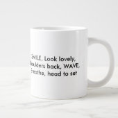 女優モデルのリマ前向きインダ ジャンボコーヒーマグカップ (右)