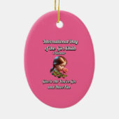 女国際的の日。おもしろい セラミックオーナメント (裏面)
